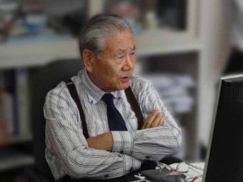 会長仕事中